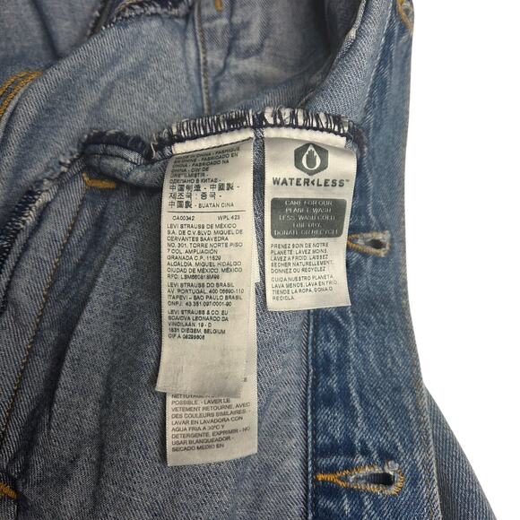 Women's Levi's Denim Ex-Boyfriend Trucker Jean Jacket Long Sleeve Size Medium - Picture 10 of 11